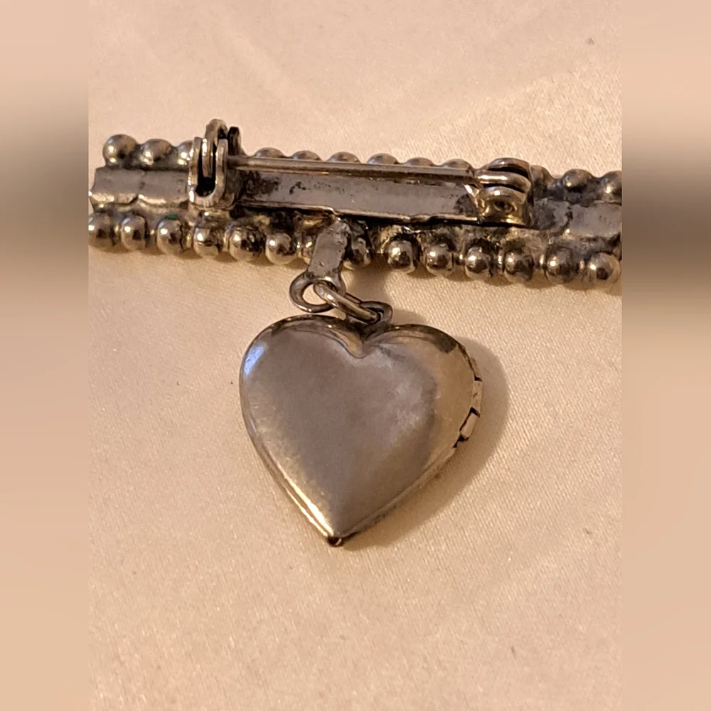 Vintage Brooch 8/5